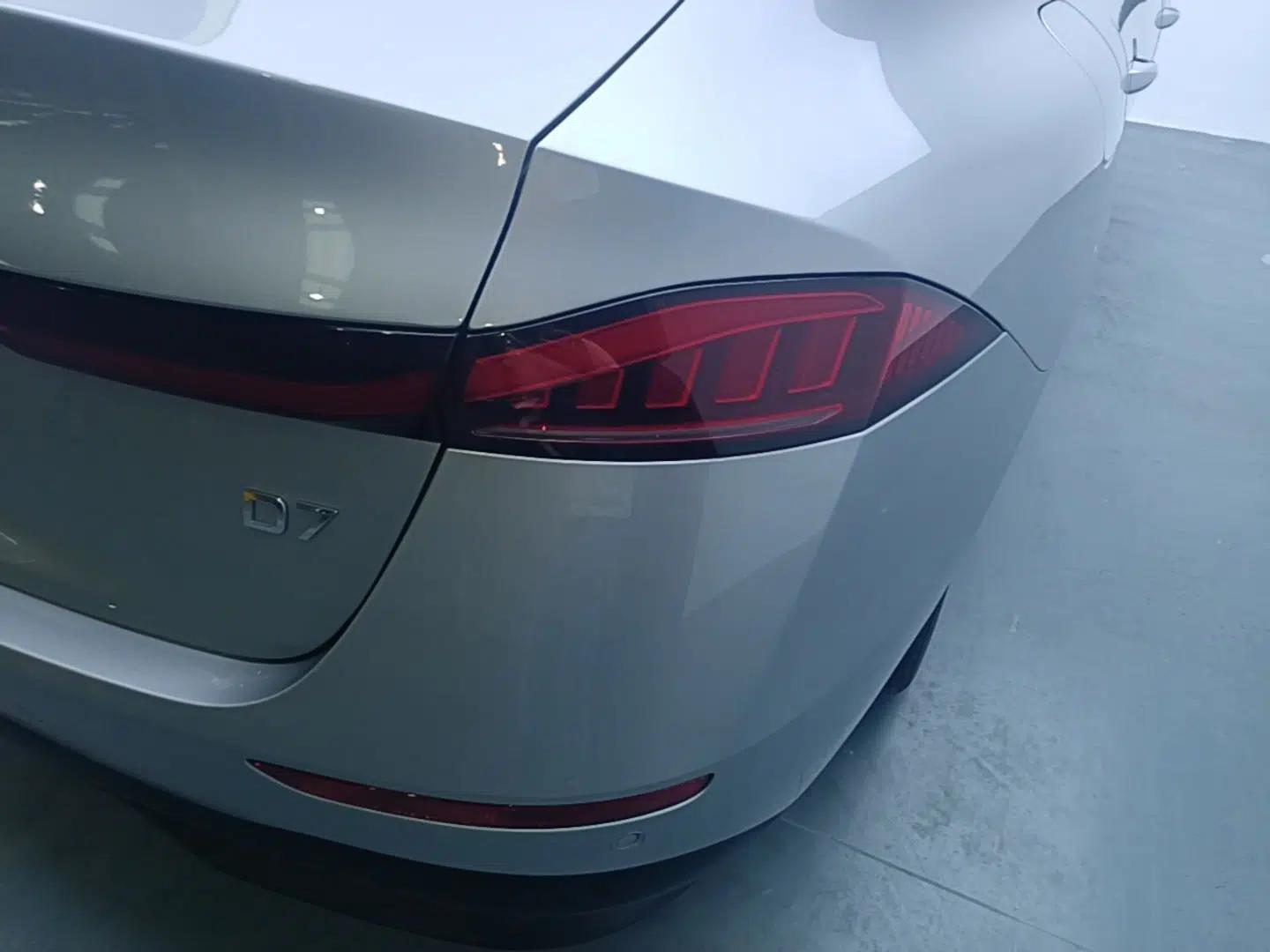 Roewe D7 2023 DMH 125km Flagship Edition — миниатюра 7