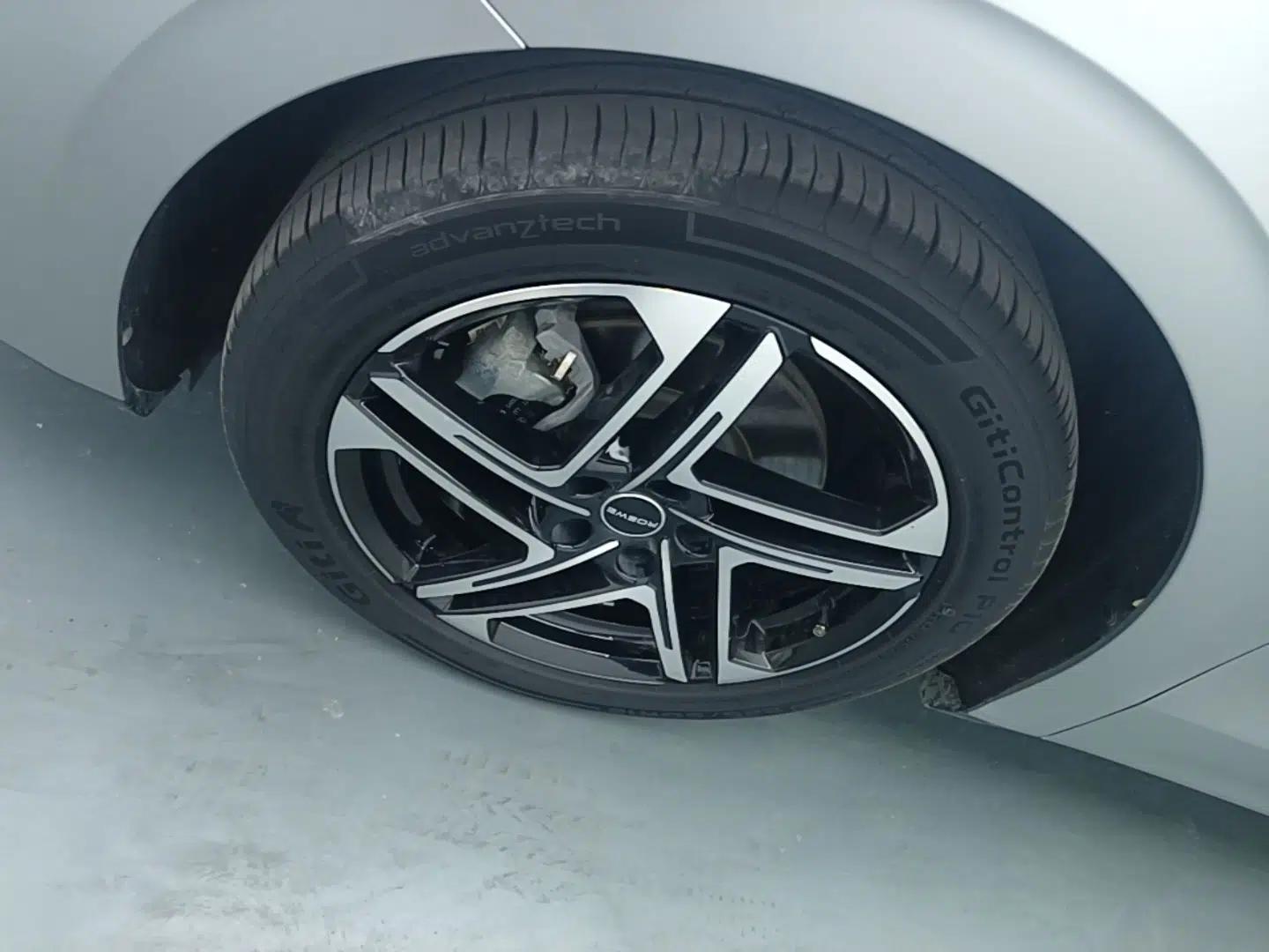Roewe D7 2023 DMH 125km Flagship Edition — миниатюра 8