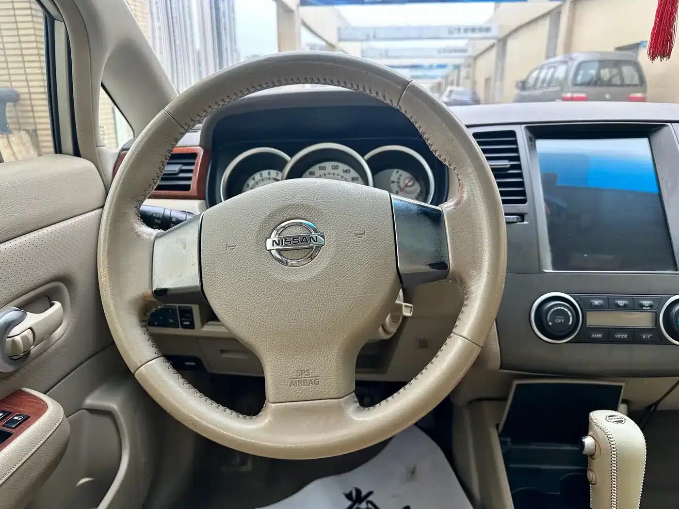 Tiida 2008 1.6L Automatic Intelligent — миниатюра 11