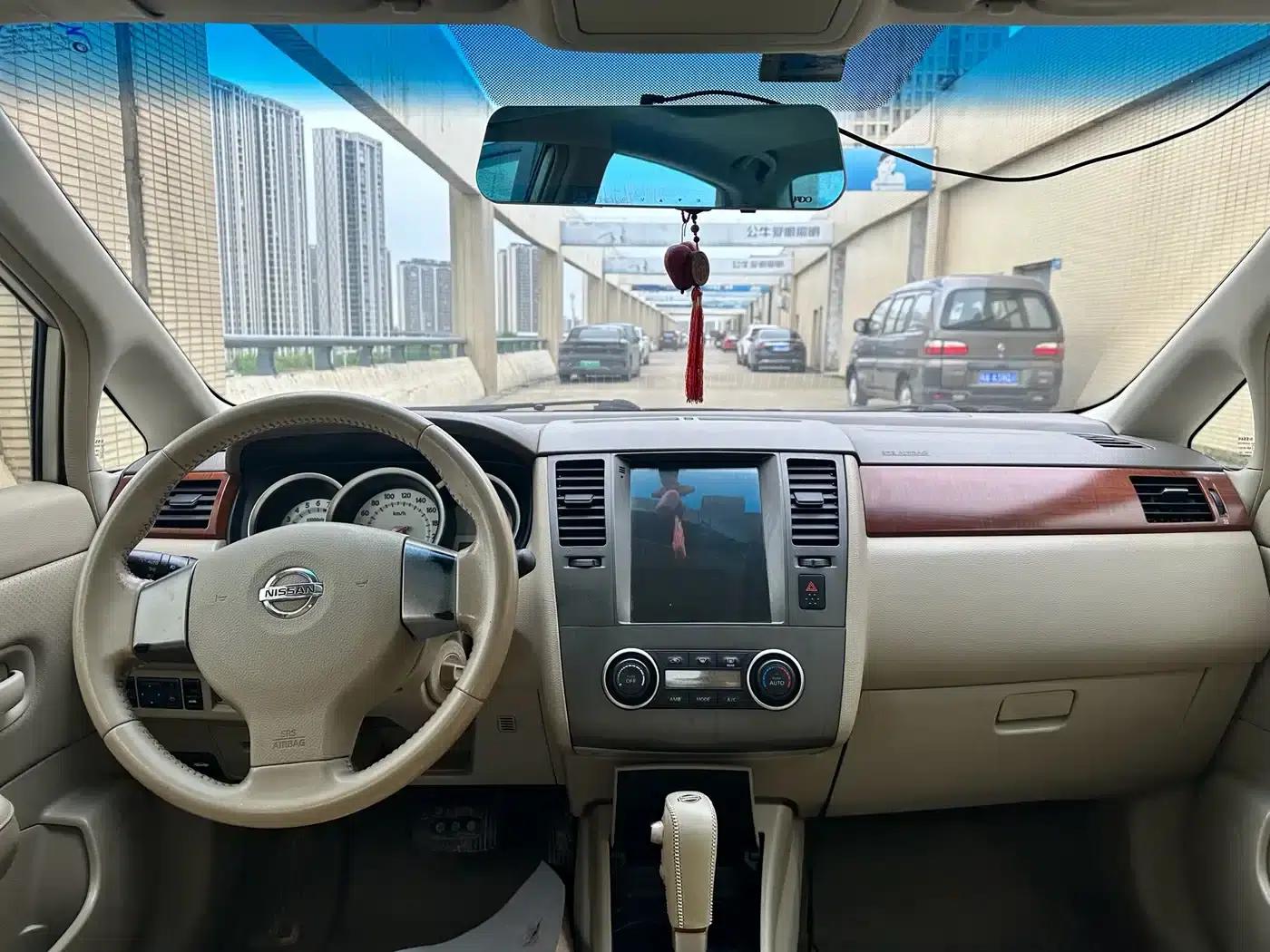 Tiida 2008 1.6L Automatic Intelligent — миниатюра 12