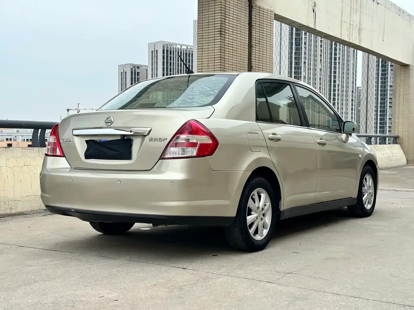 Tiida 2008 1.6L Automatic Intelligent — миниатюра 5