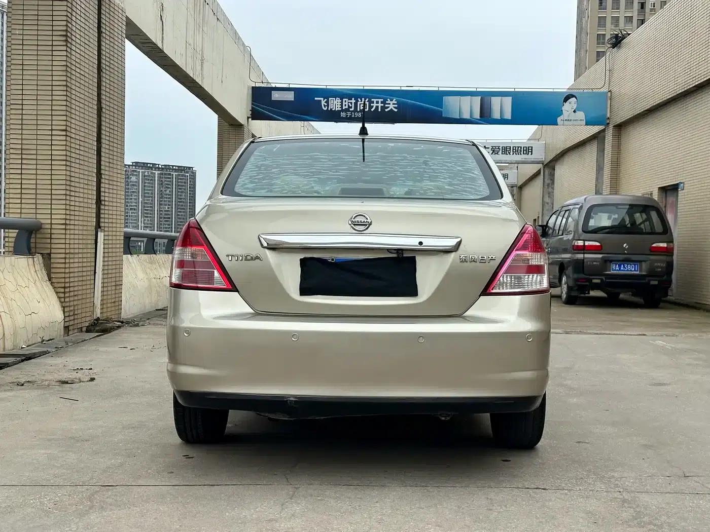 Tiida 2008 1.6L Automatic Intelligent — миниатюра 6