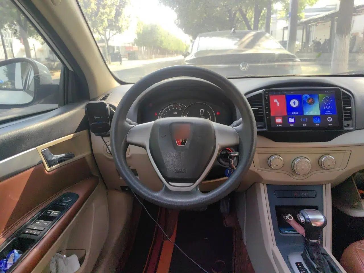 Roewe 350 2015 1.5L Automatic Luxury Sunroof Edition — миниатюра 11
