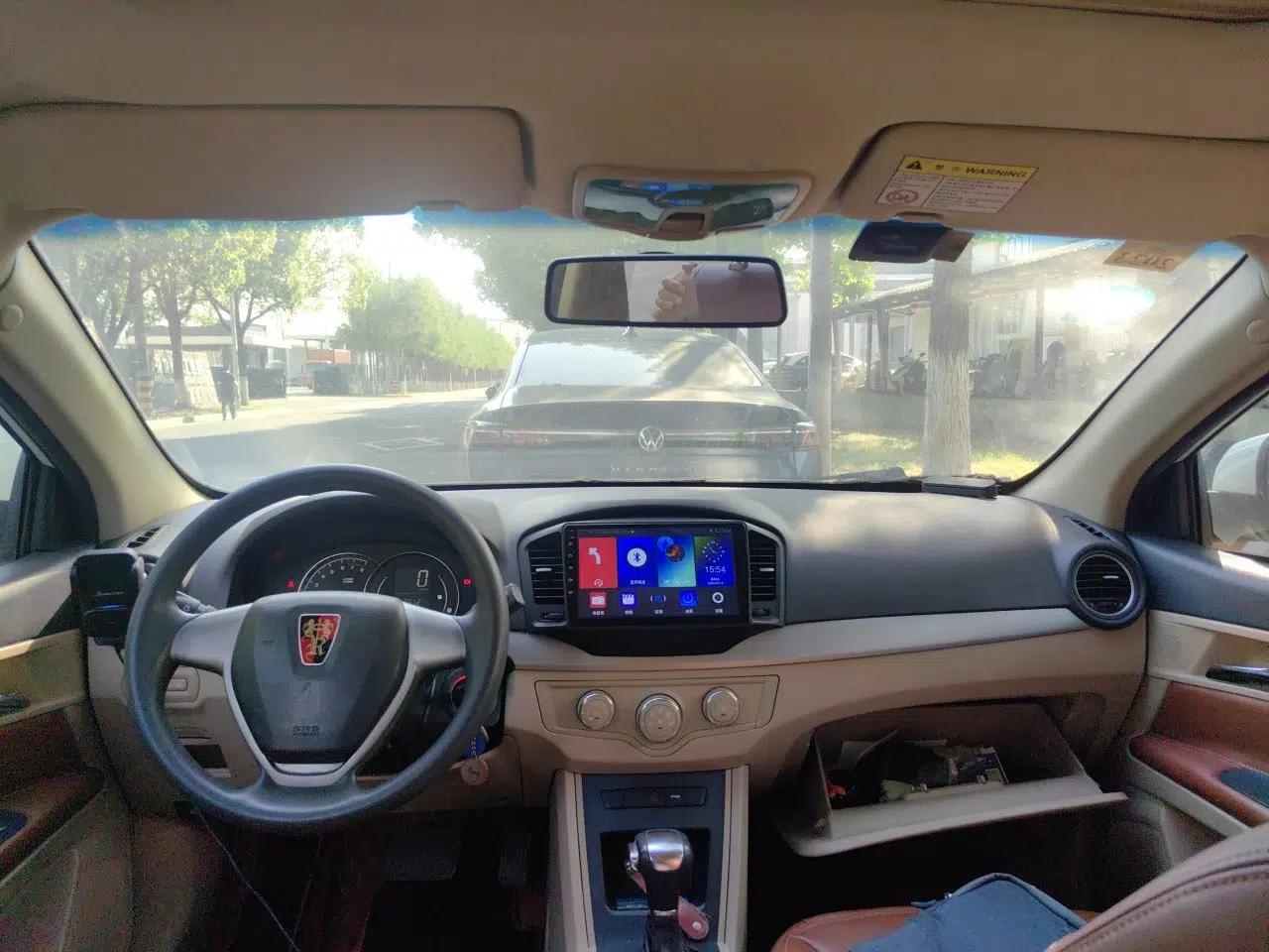 Roewe 350 2015 1.5L Automatic Luxury Sunroof Edition — миниатюра 19