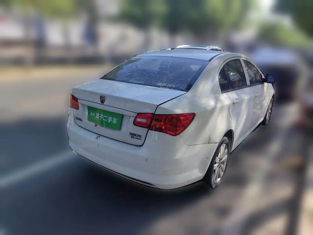 Roewe 350 2015 1.5L Automatic Luxury Sunroof Edition — миниатюра 6