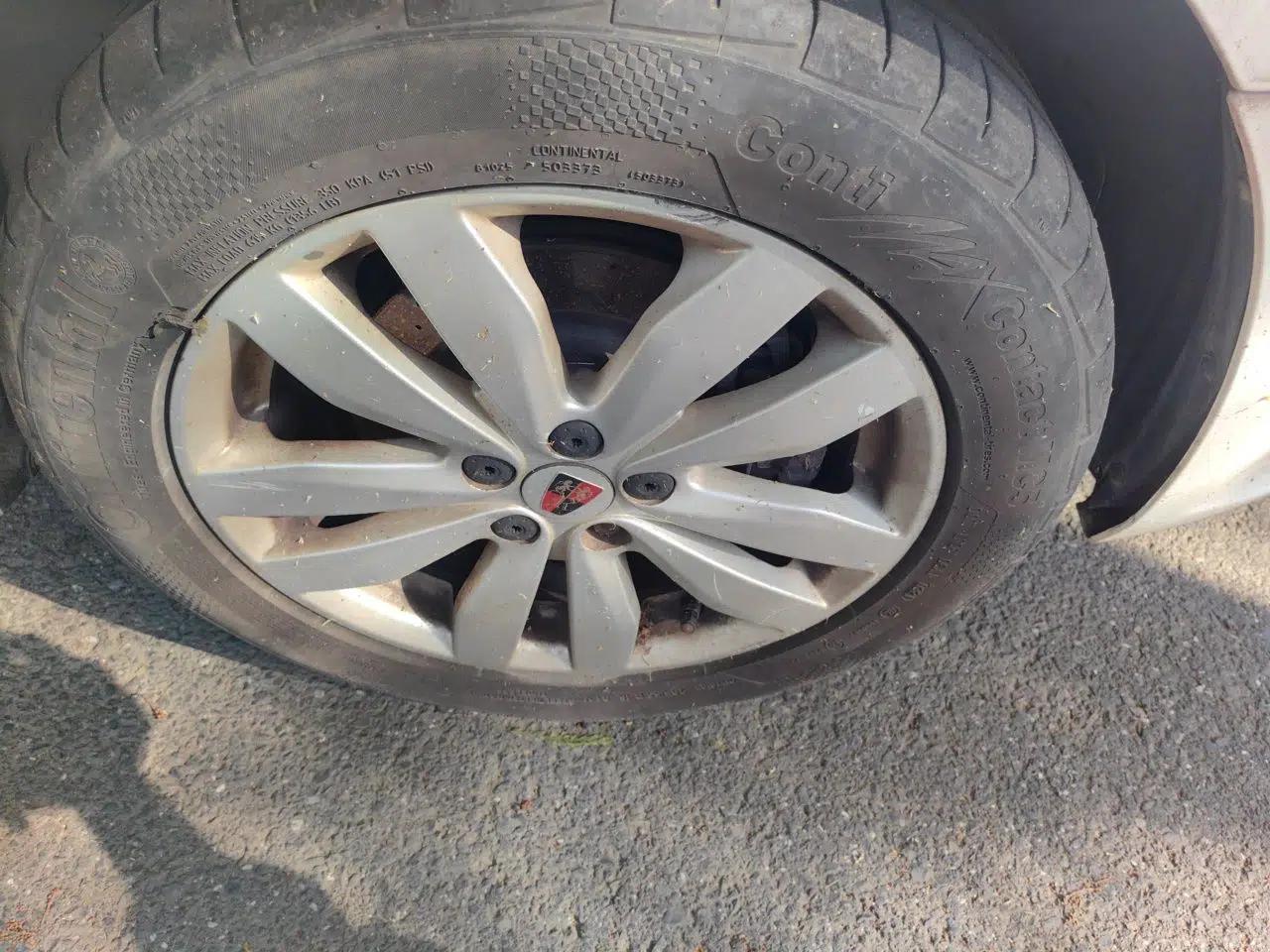 Roewe 350 2015 1.5L Automatic Luxury Sunroof Edition — миниатюра 8