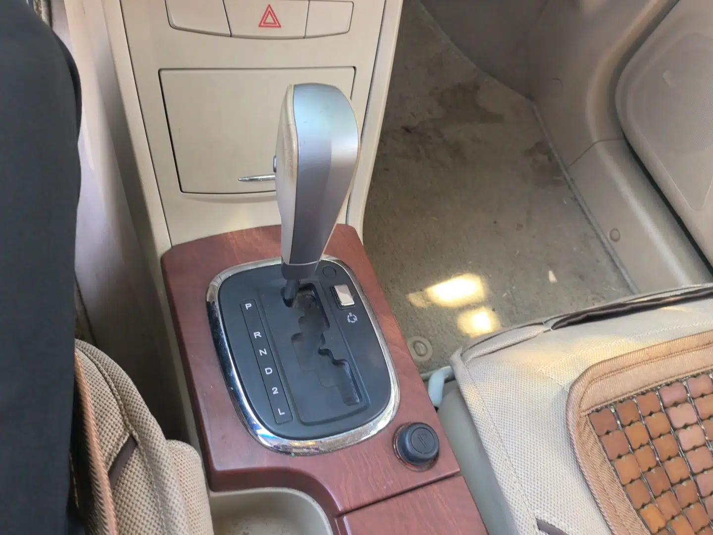 Roewe 350 2013 350C 1.5L Automatic Xunyue Edition — миниатюра 15