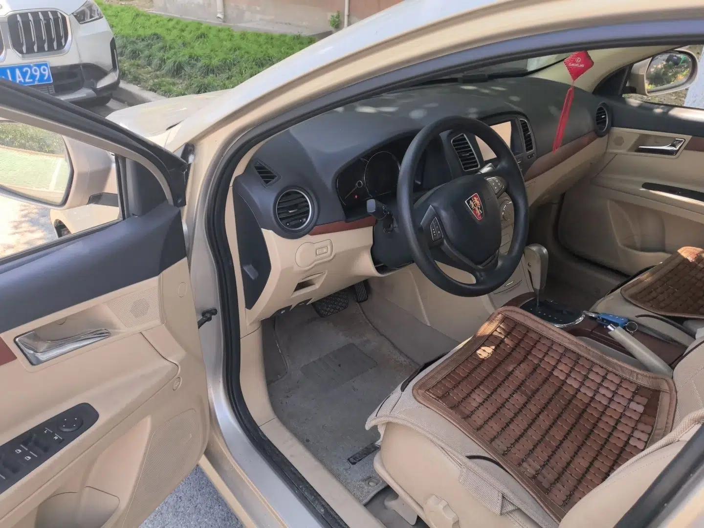 Roewe 350 2013 350C 1.5L Automatic Xunyue Edition — миниатюра 17