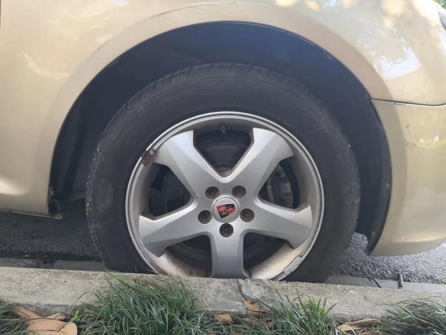 Roewe 350 2013 350C 1.5L Automatic Xunyue Edition — миниатюра 8
