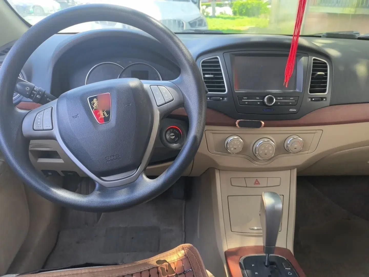 Roewe 350 2013 350C 1.5L Automatic Xunyue Edition — миниатюра 10