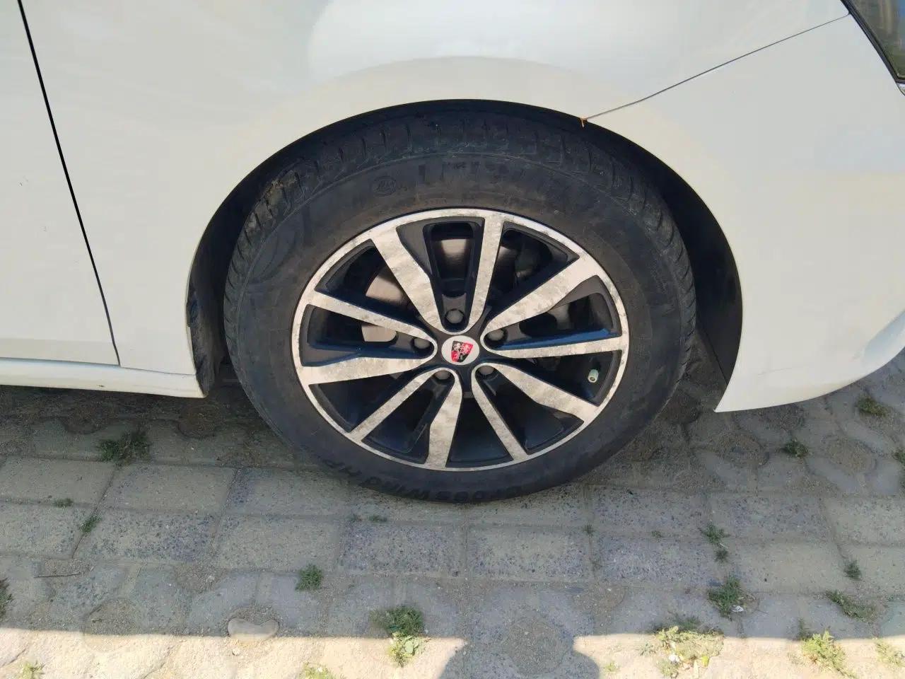 Roewe i6 2017 20T Automatic Internet Smart Edition — миниатюра 8