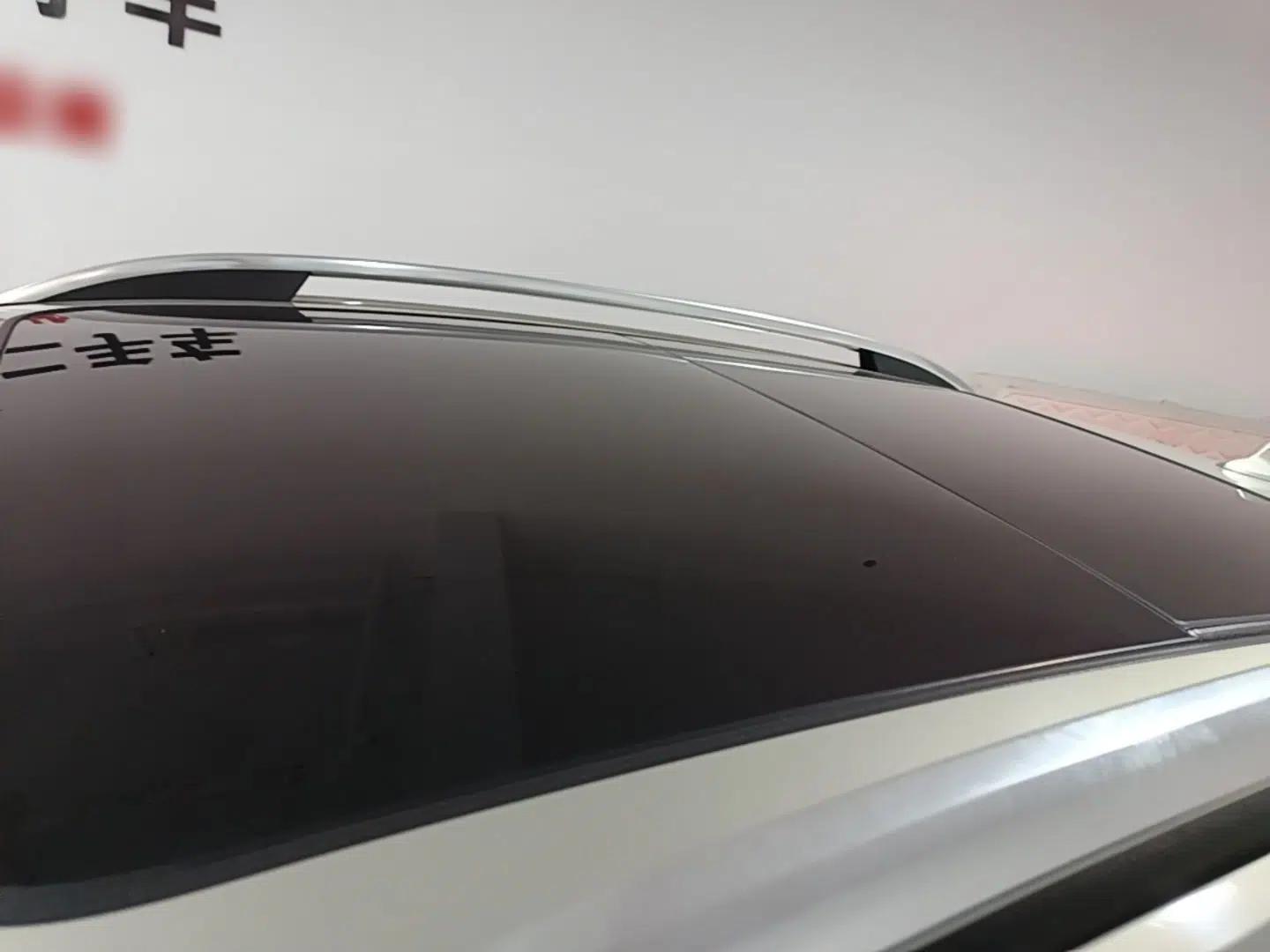 Roewe RX5 New Energy 2017 ERX5 EV400 Electric Internet Supreme Edition — миниатюра 11