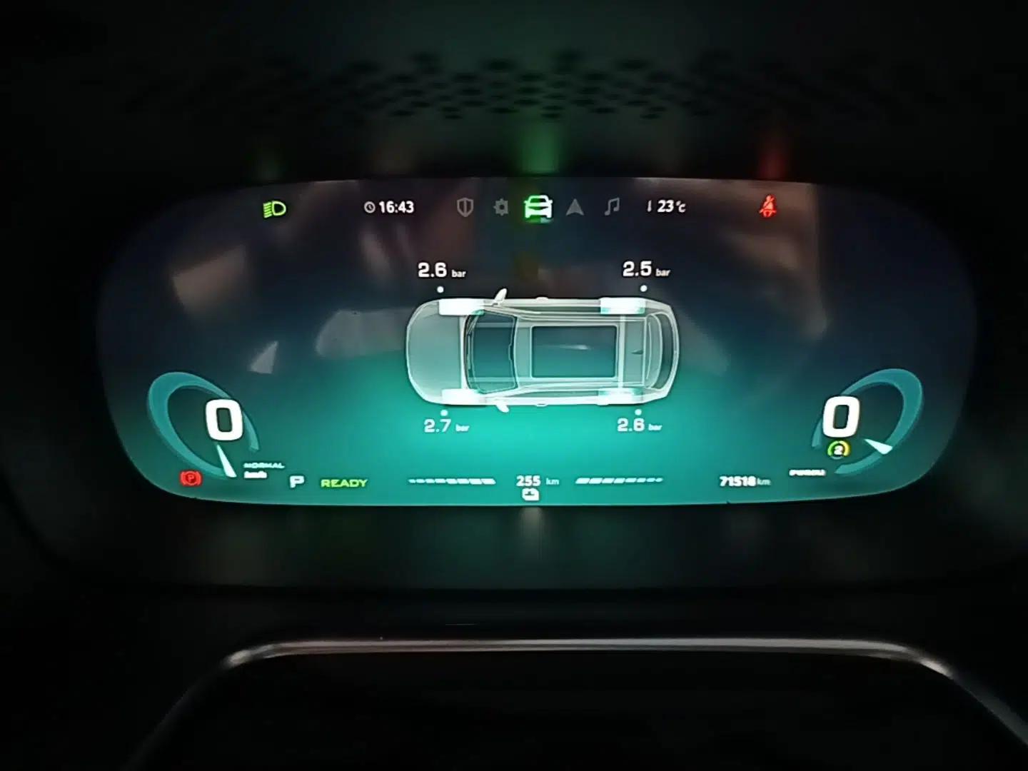 Roewe RX5 New Energy 2017 ERX5 EV400 Electric Internet Supreme Edition — миниатюра 15