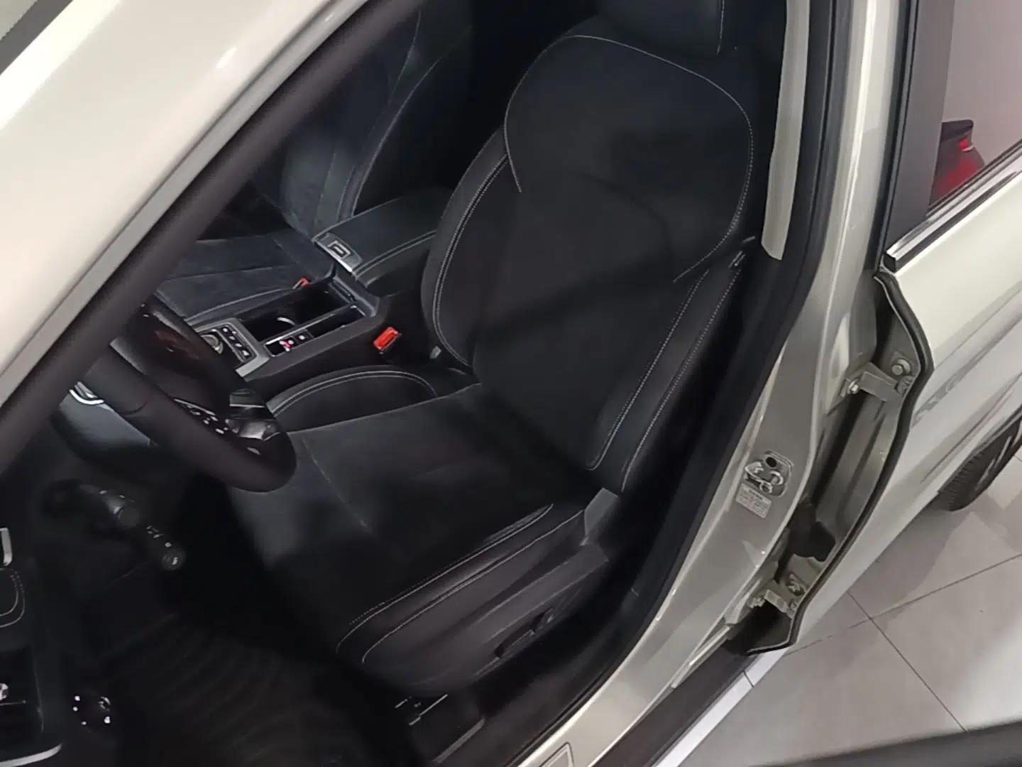 Roewe RX5 New Energy 2017 ERX5 EV400 Electric Internet Supreme Edition — миниатюра 18
