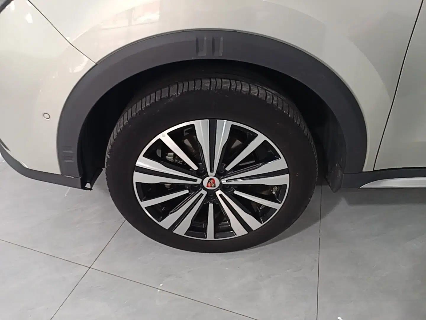 Roewe RX5 New Energy 2017 ERX5 EV400 Electric Internet Supreme Edition — миниатюра 8