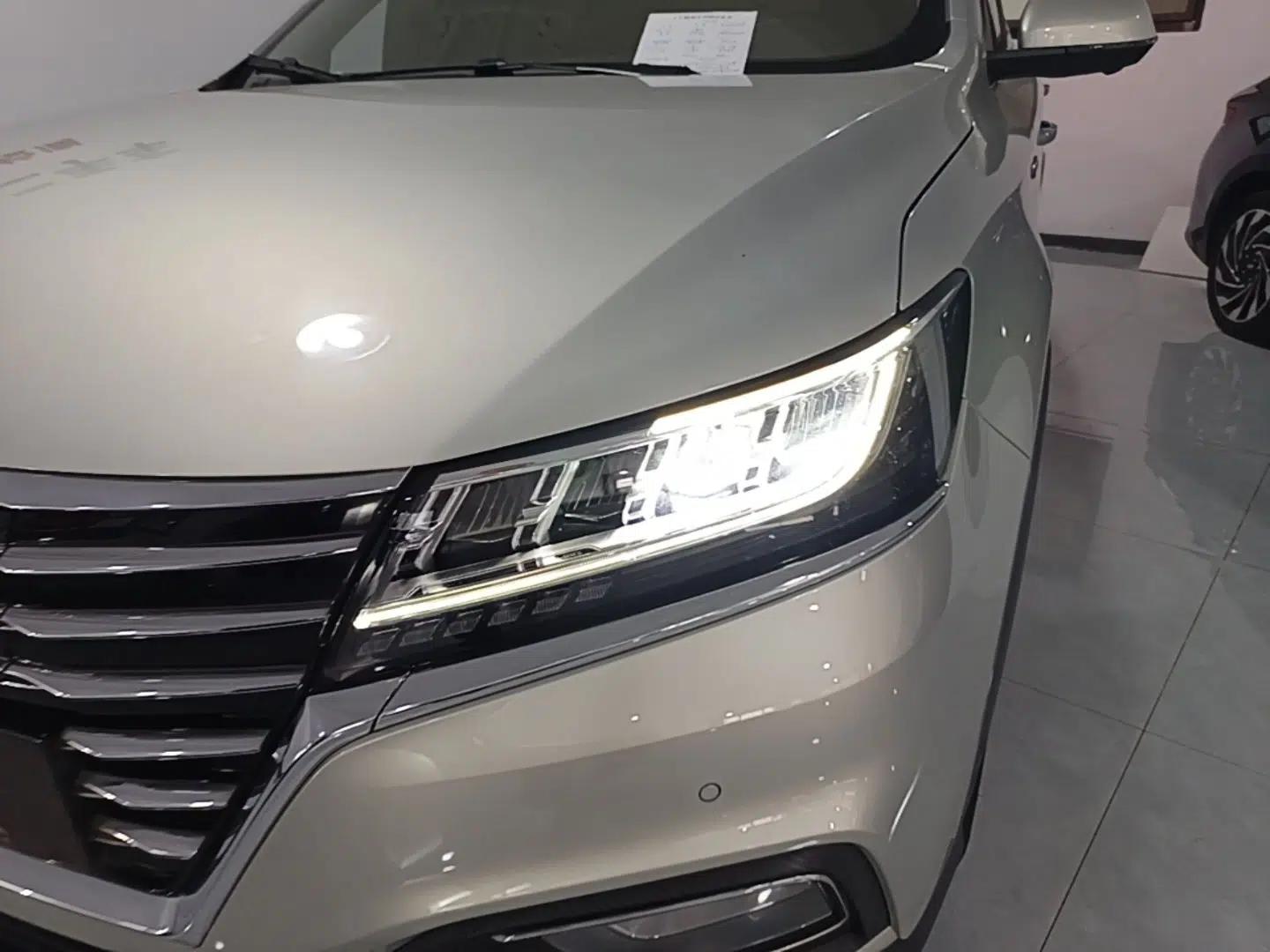 Roewe RX5 New Energy 2017 ERX5 EV400 Electric Internet Supreme Edition — миниатюра 9