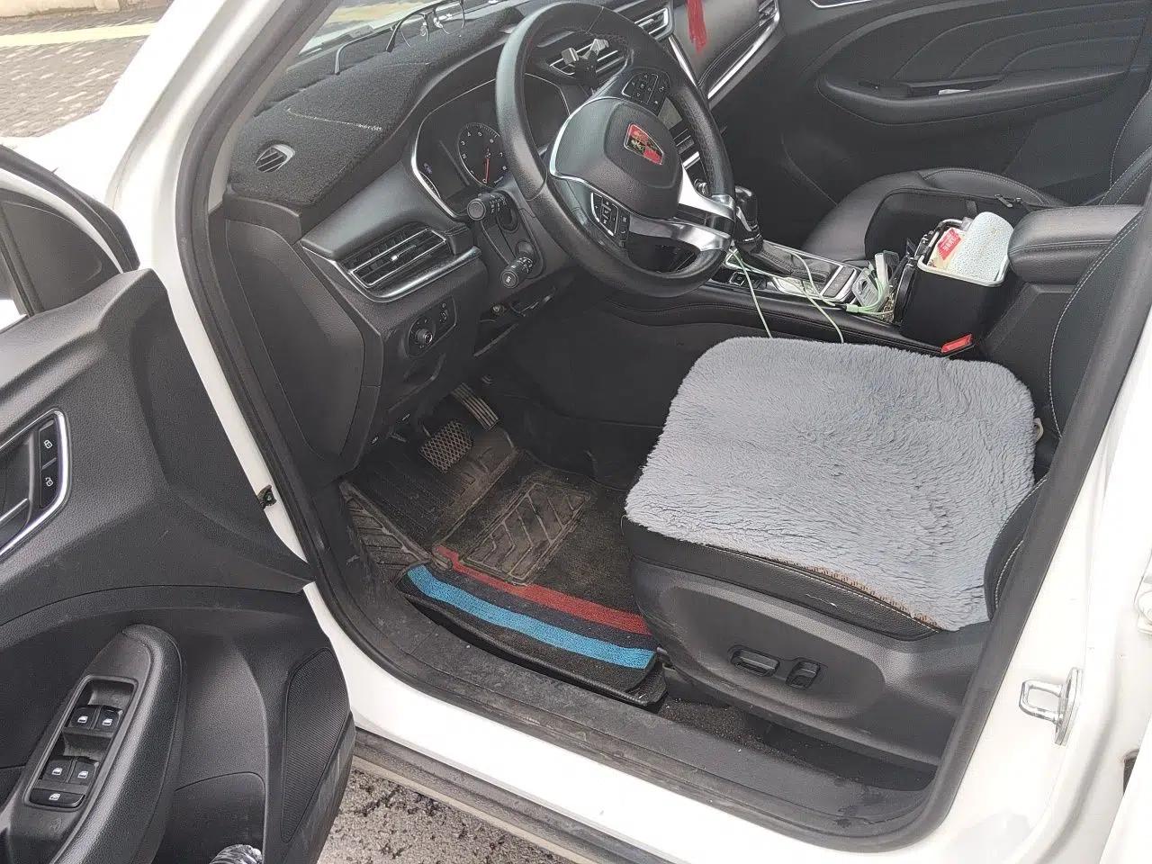 Roewe RX3 2018 1.6L CVT Internet Smart Edition — миниатюра 17