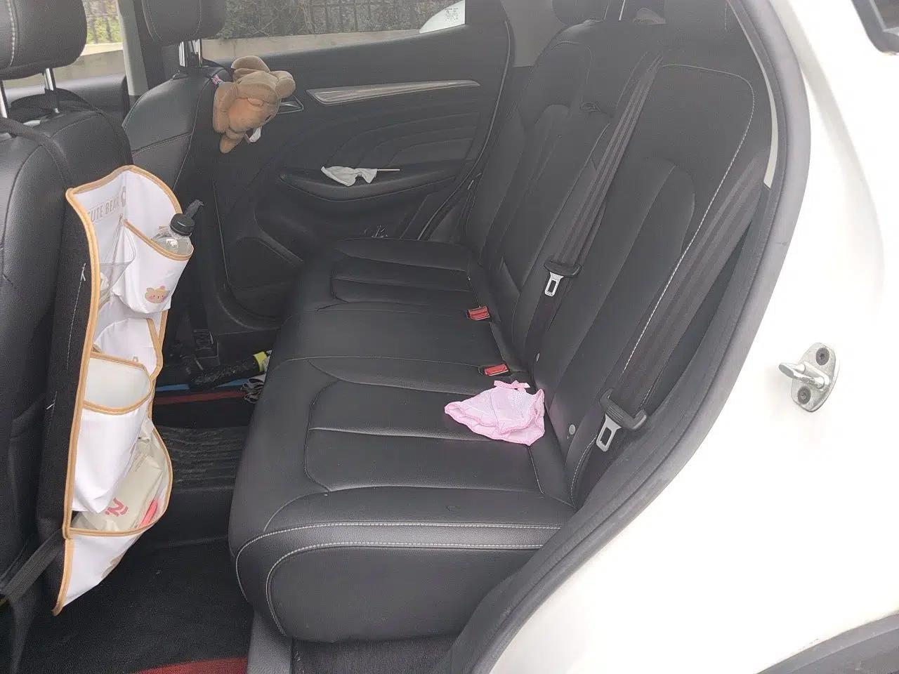 Roewe RX3 2018 1.6L CVT Internet Smart Edition — миниатюра 18
