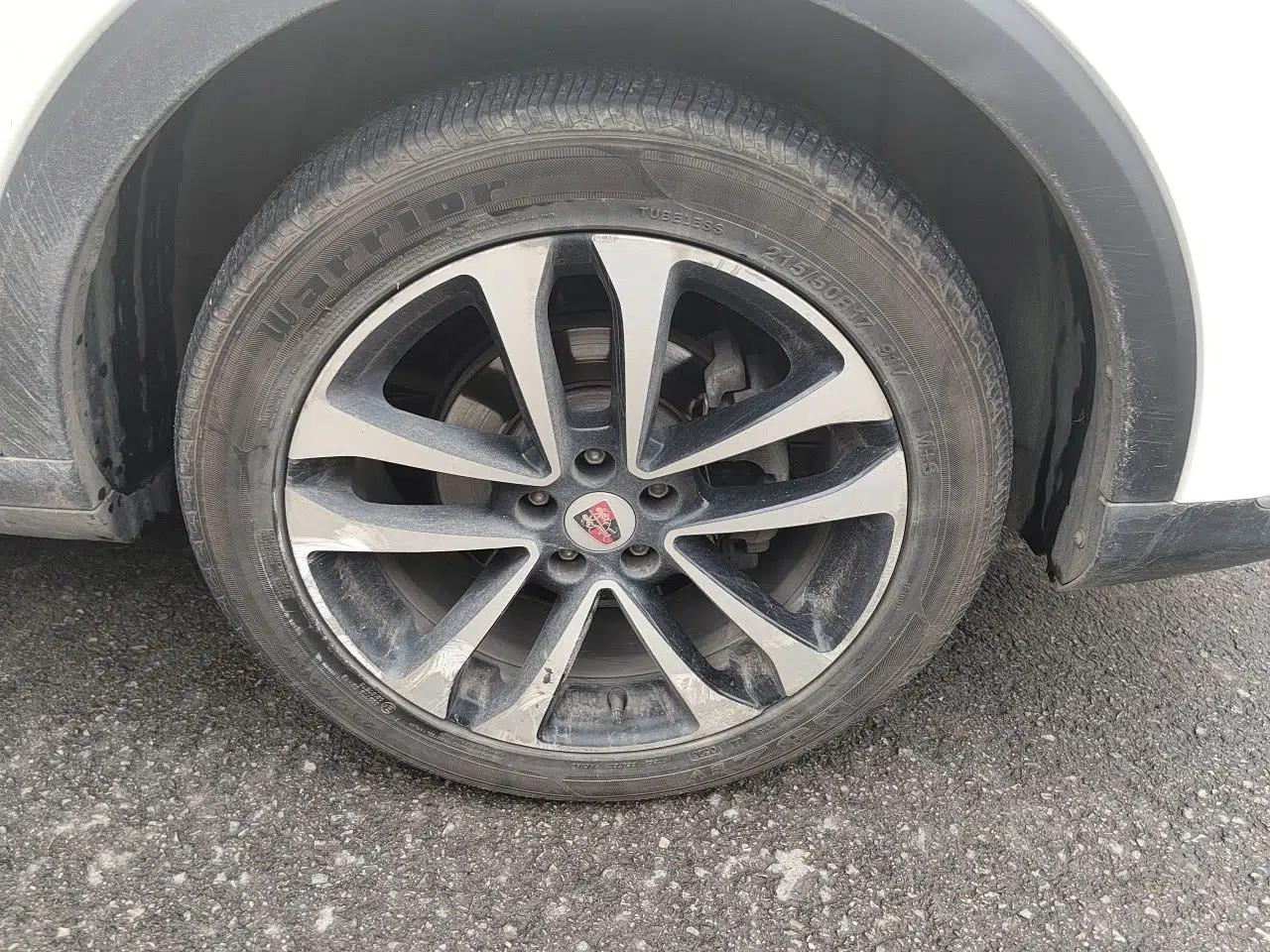 Roewe RX3 2018 1.6L CVT Internet Smart Edition — миниатюра 8