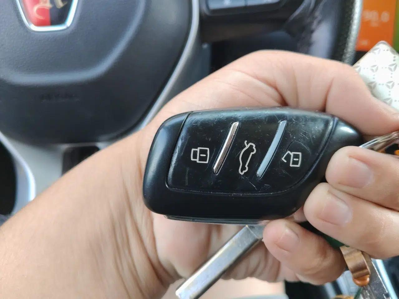 Roewe RX3 2018 1.6L CVT Flagship Edition — миниатюра 9