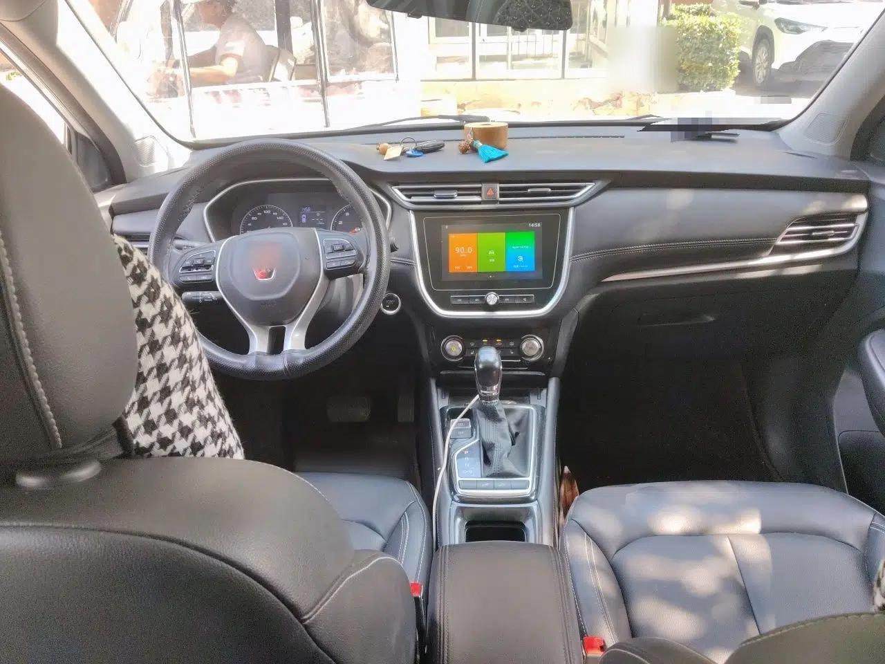 Roewe RX3 2018 1.6L CVT Flagship Edition — миниатюра 10