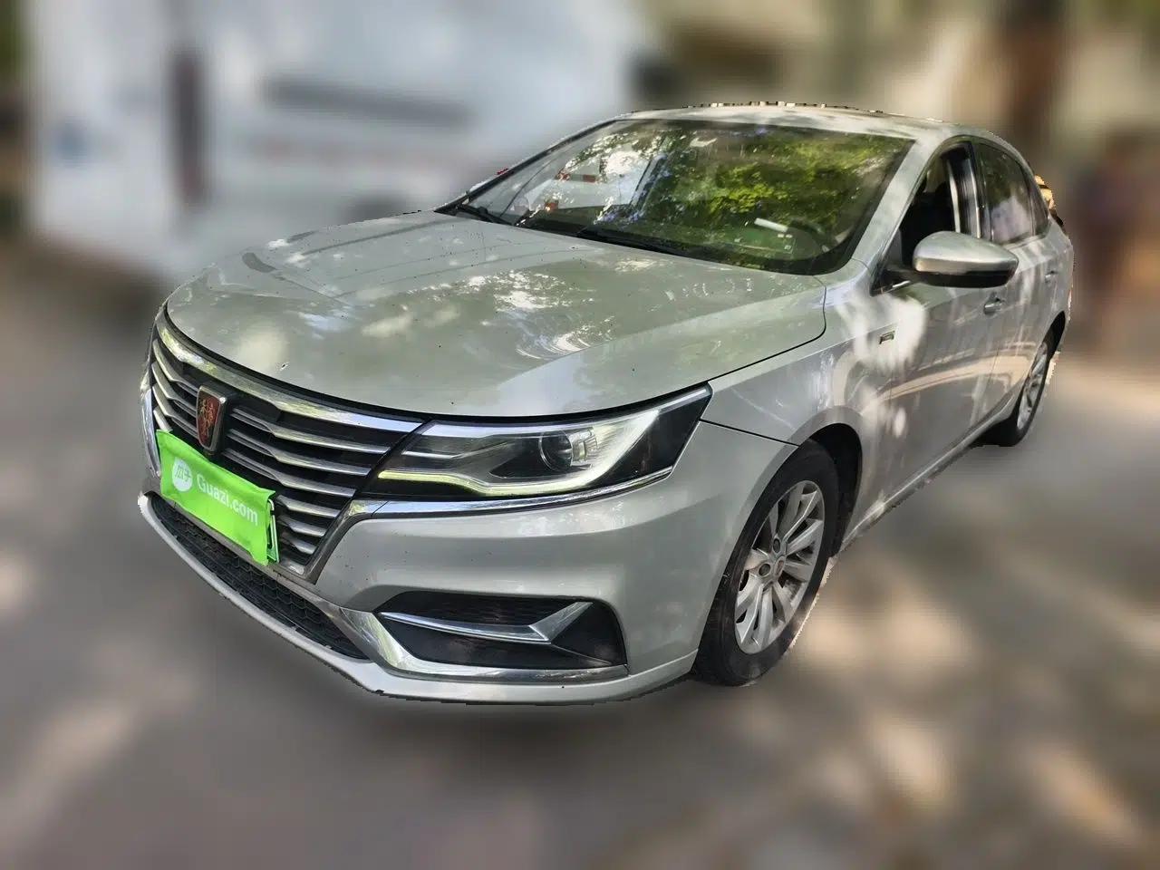 Roewe i6 New Energy 2017 45T Hybrid Connect & Smart Enjoyment Edition — миниатюра 1