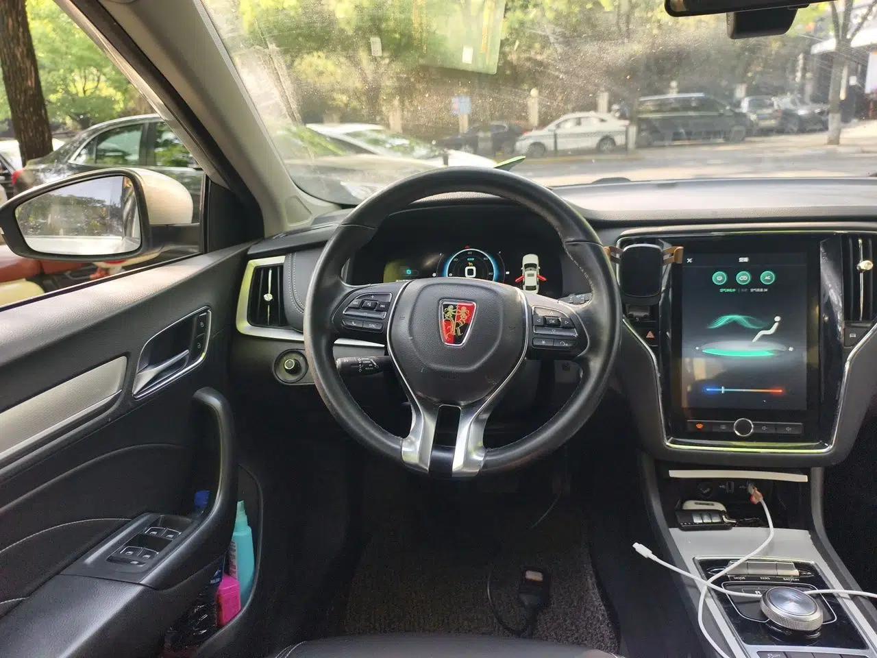 Roewe i6 New Energy 2017 45T Hybrid Connect & Smart Enjoyment Edition — миниатюра 11