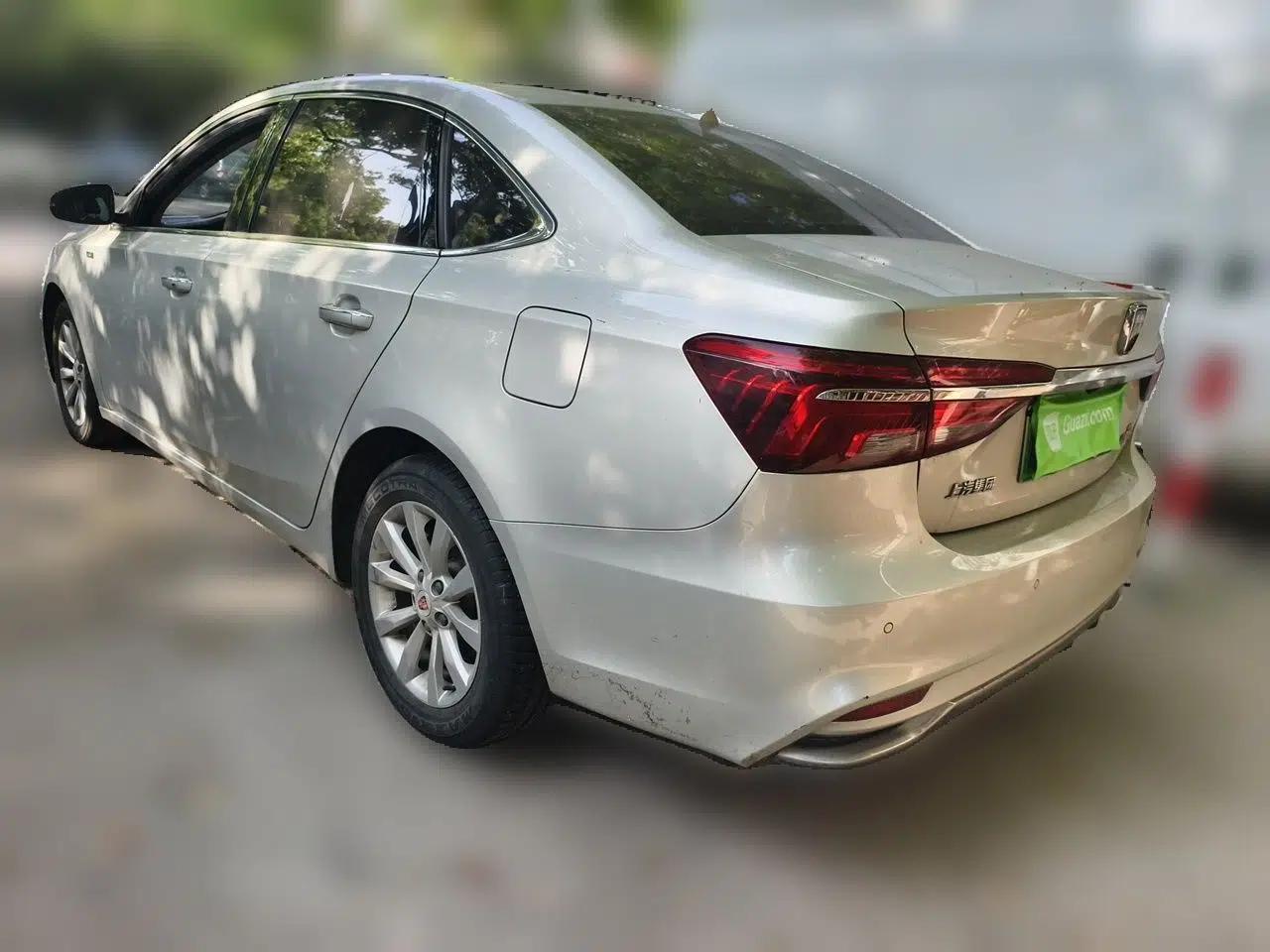 Roewe i6 New Energy 2017 45T Hybrid Connect & Smart Enjoyment Edition — миниатюра 4