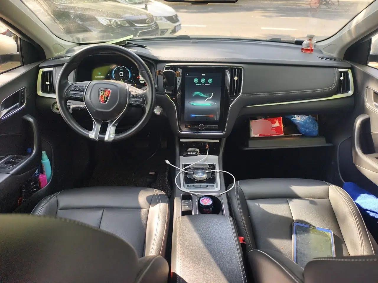 Roewe i6 New Energy 2017 45T Hybrid Connect & Smart Enjoyment Edition — миниатюра 10