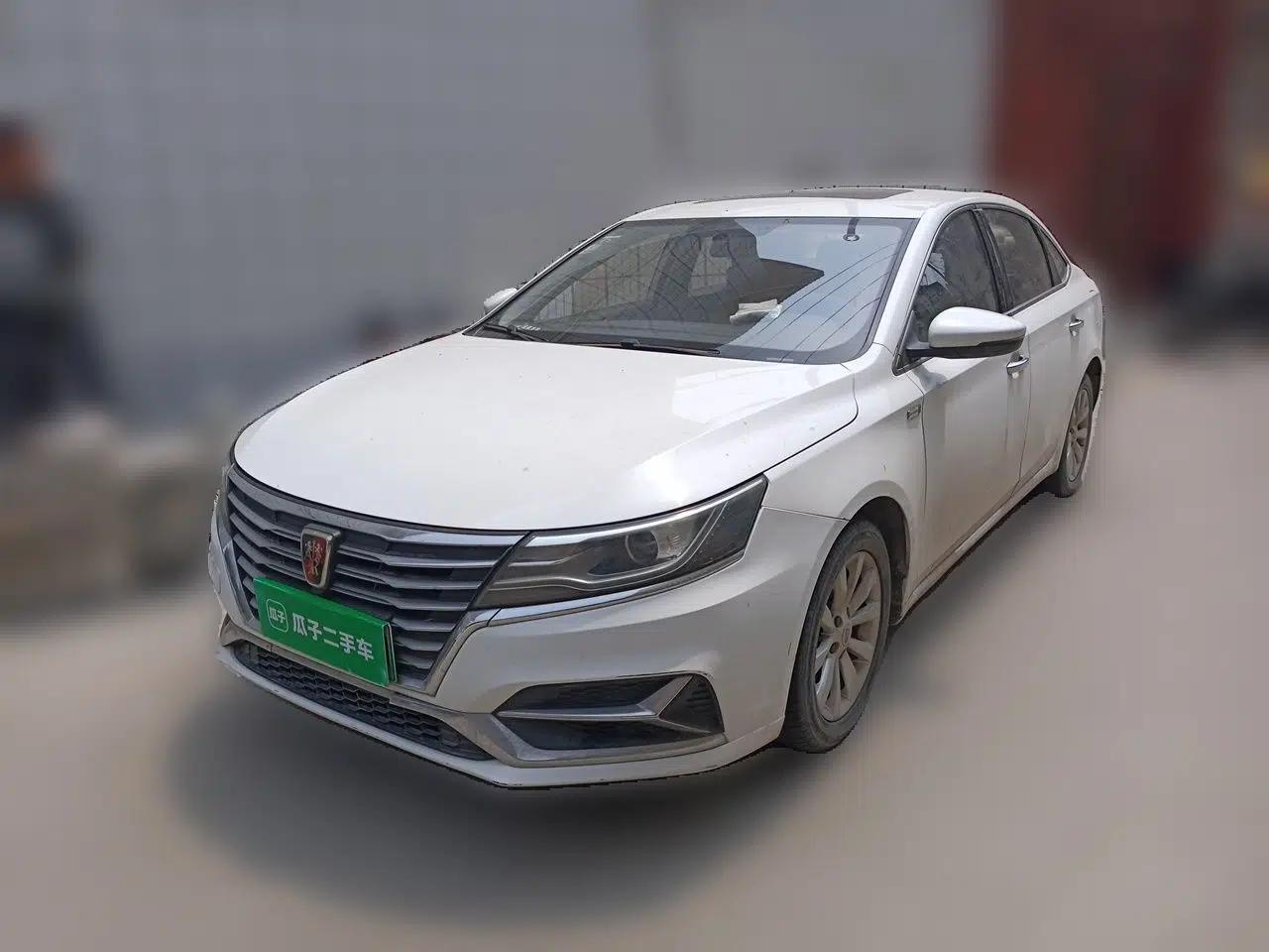 Roewe i6 New Energy 2017 45T Hybrid Connect & Smart Enjoyment Edition — миниатюра 1