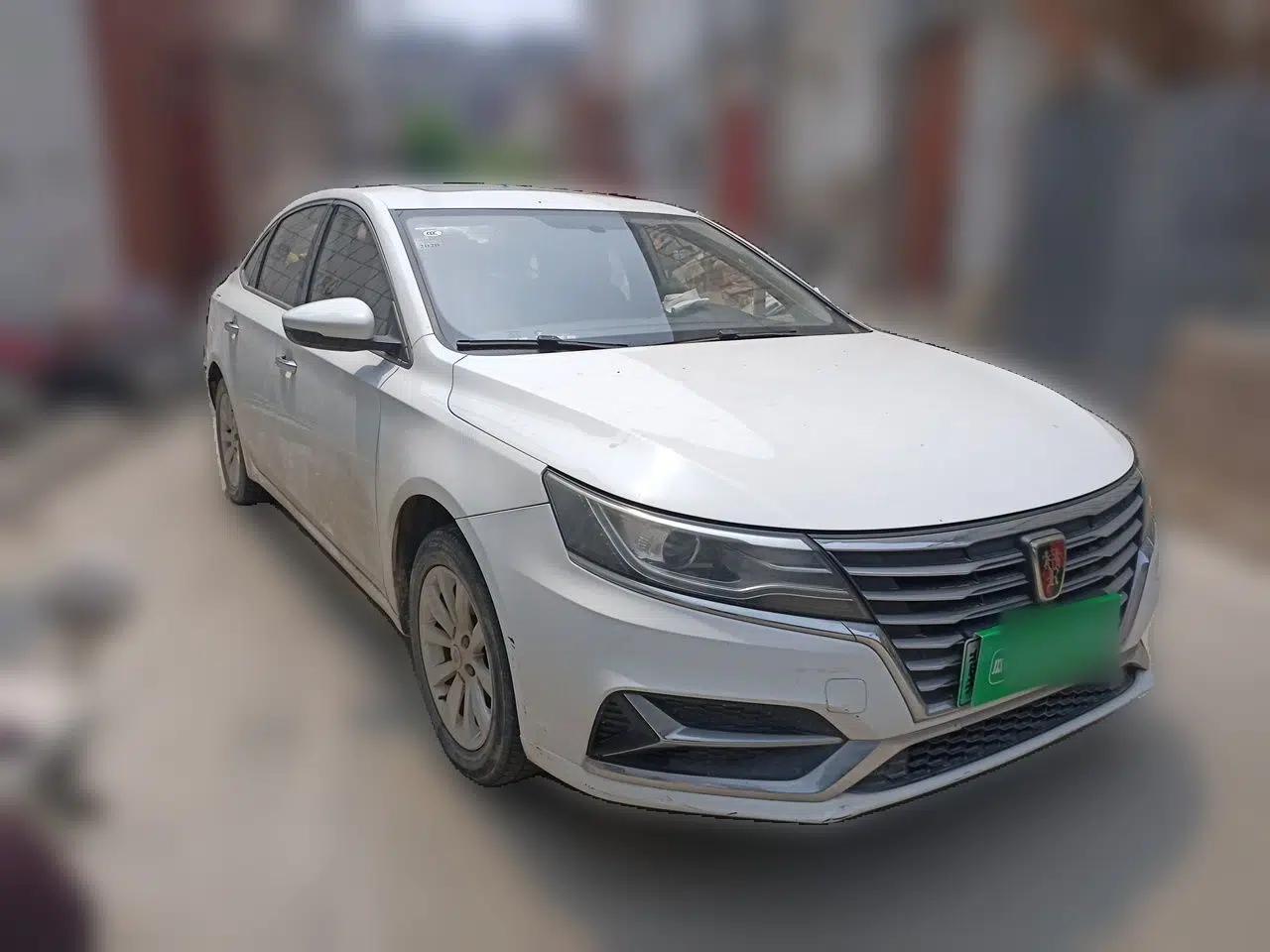 Roewe i6 New Energy 2017 45T Hybrid Connect & Smart Enjoyment Edition — миниатюра 3