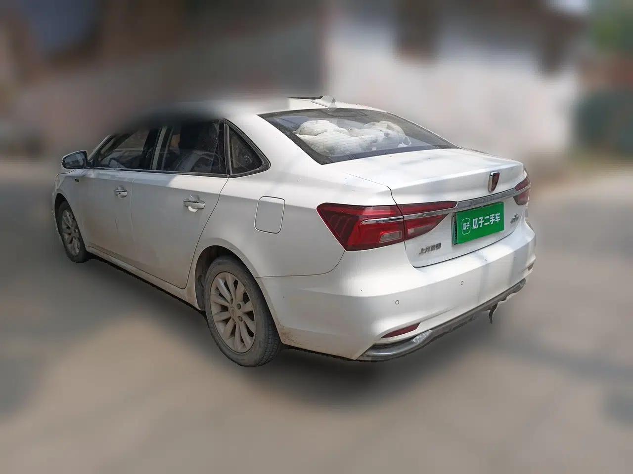 Roewe i6 New Energy 2017 45T Hybrid Connect & Smart Enjoyment Edition — миниатюра 4