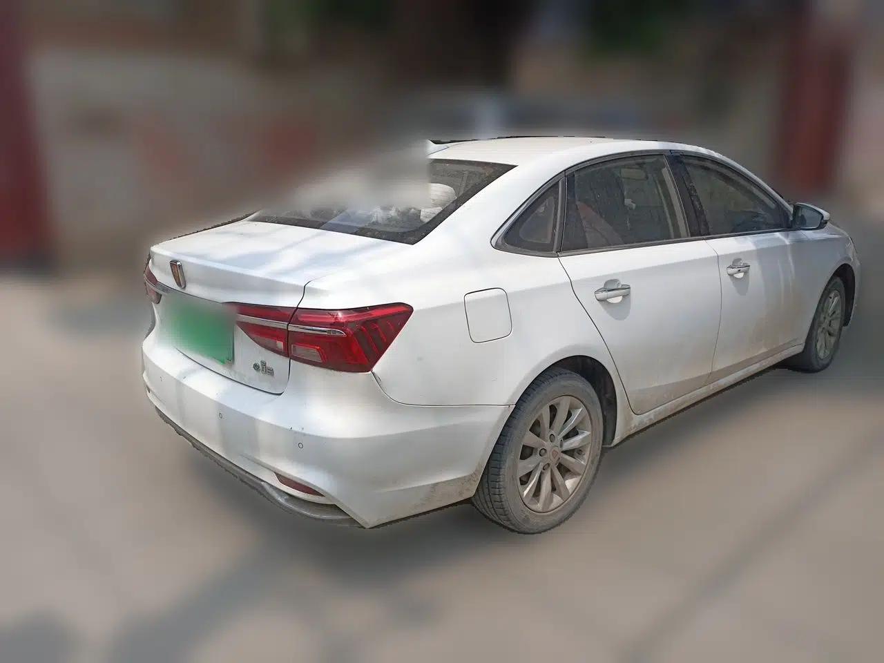 Roewe i6 New Energy 2017 45T Hybrid Connect & Smart Enjoyment Edition — миниатюра 6