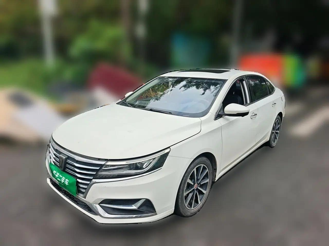 Roewe i6 New Energy 2017 45T Hybrid Connective Smart Luxury Edition — миниатюра 1