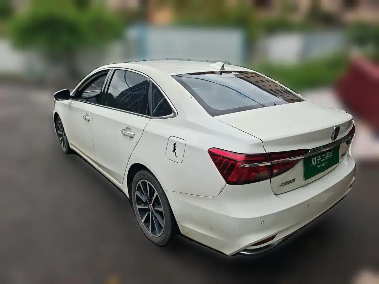Roewe i6 New Energy 2017 45T Hybrid Connective Smart Luxury Edition — миниатюра 4