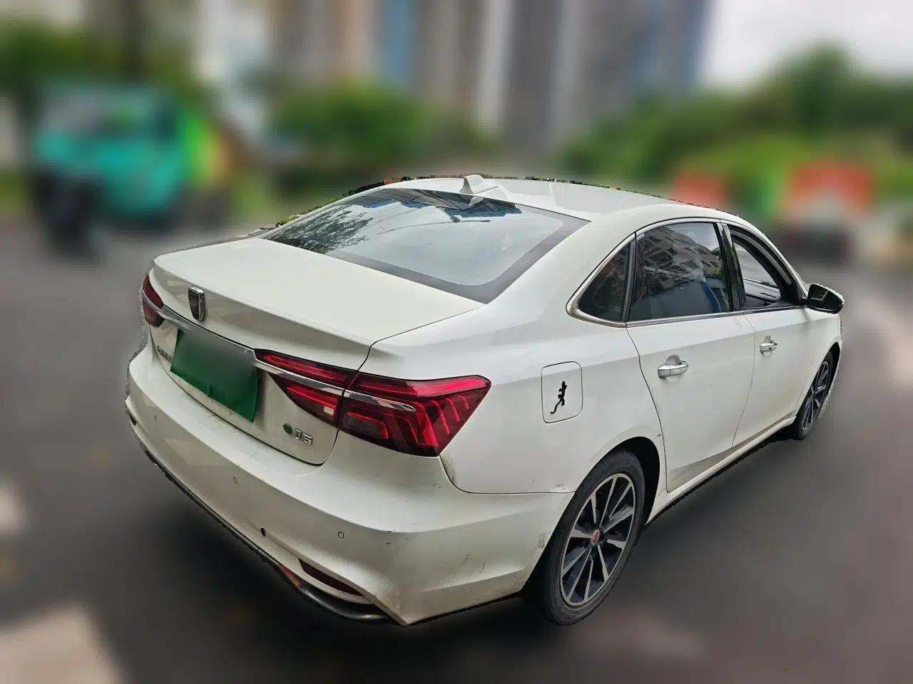 Roewe i6 New Energy 2017 45T Hybrid Connective Smart Luxury Edition — миниатюра 6