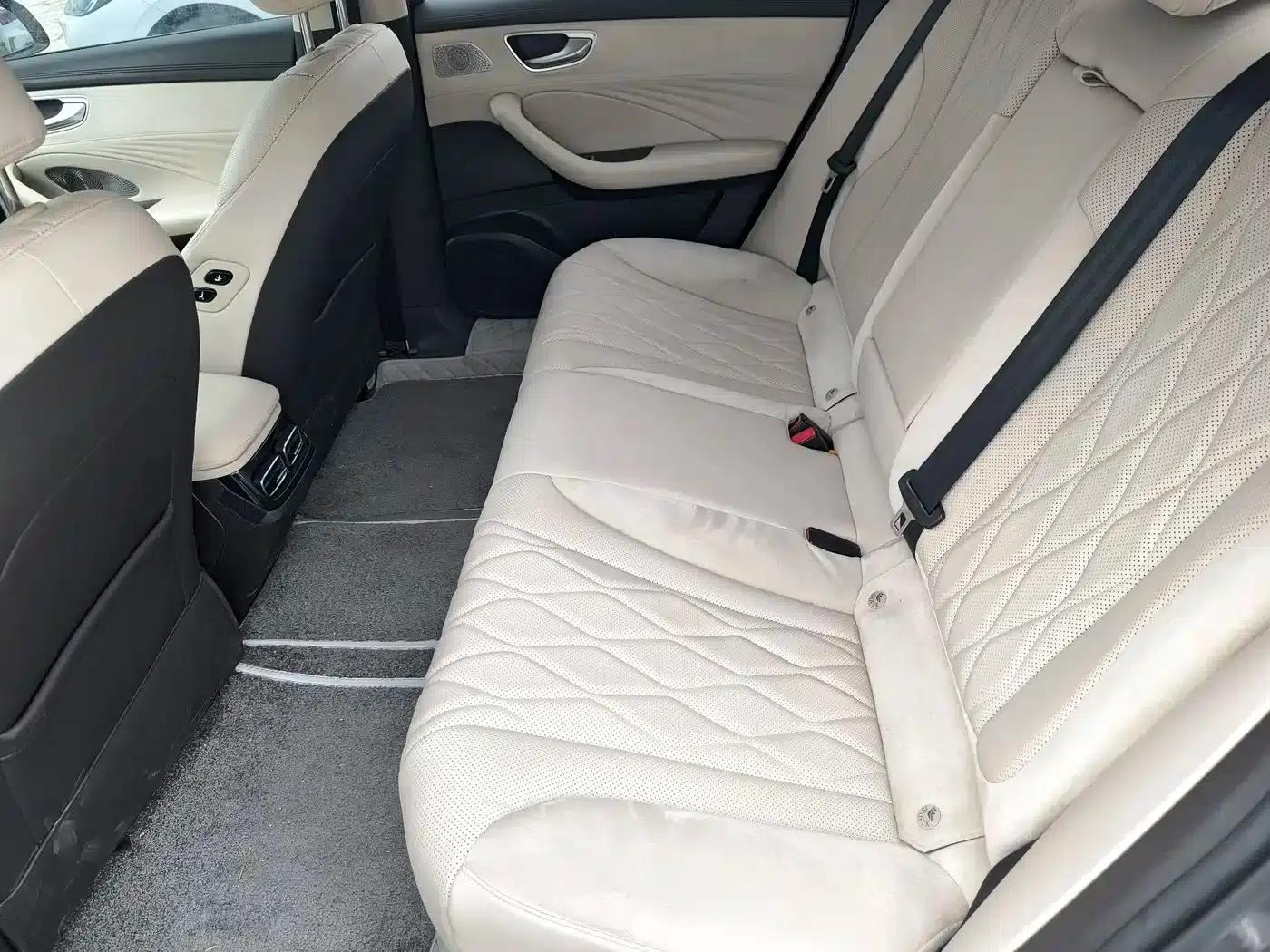 Roewe D7 2023 DMH 125km Super Edition — миниатюра 6