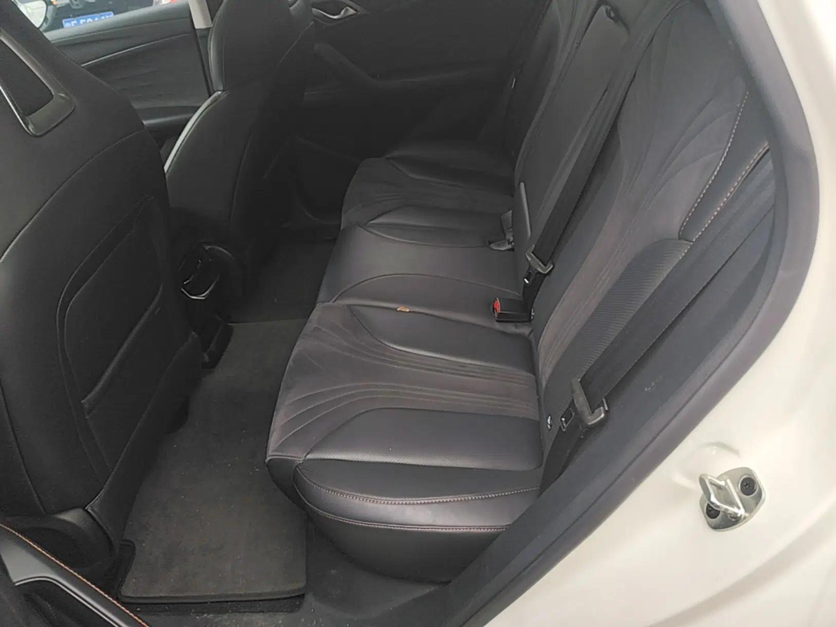 Roewe D5X DMH 2024 135 Tech Edition — миниатюра 20