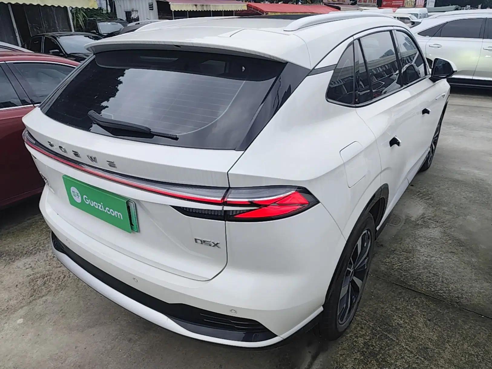 Roewe D5X DMH 2024 135 Tech Edition — миниатюра 6