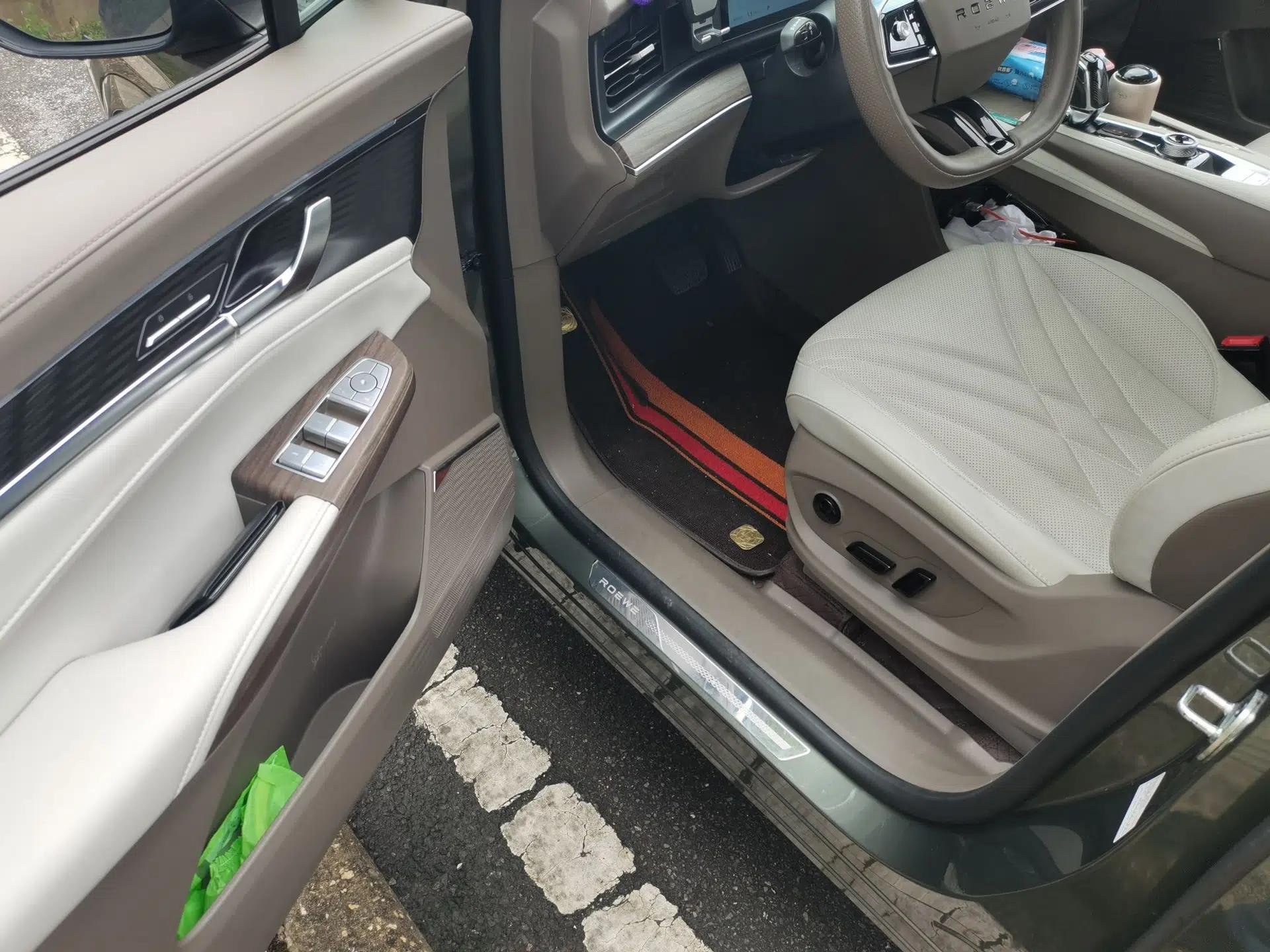 Roewe RX9 2023 2.0T Two-Wheel Drive Enjoyment Version — миниатюра 17