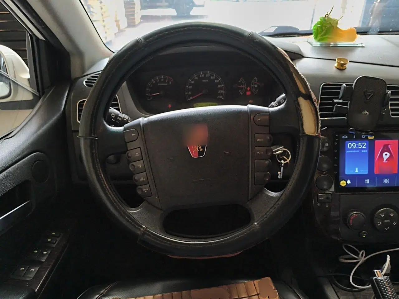 Roewe W5 2014 1.8T 2WD Automatic Tharu Special Edition — миниатюра 11