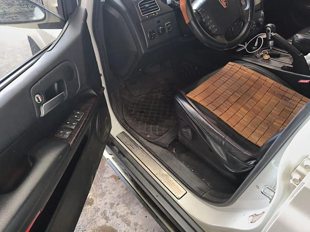 Roewe W5 2014 1.8T 2WD Automatic Tharu Special Edition — миниатюра 17