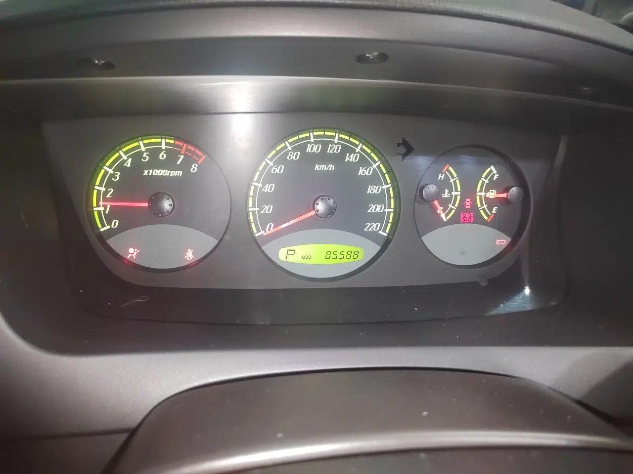 Roewe W5 2014 1.8T 2WD Automatic Tharu Special Edition — миниатюра 12