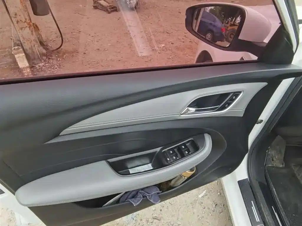 Roewe Ei5 2018 Internet Luxury Edition — миниатюра 4