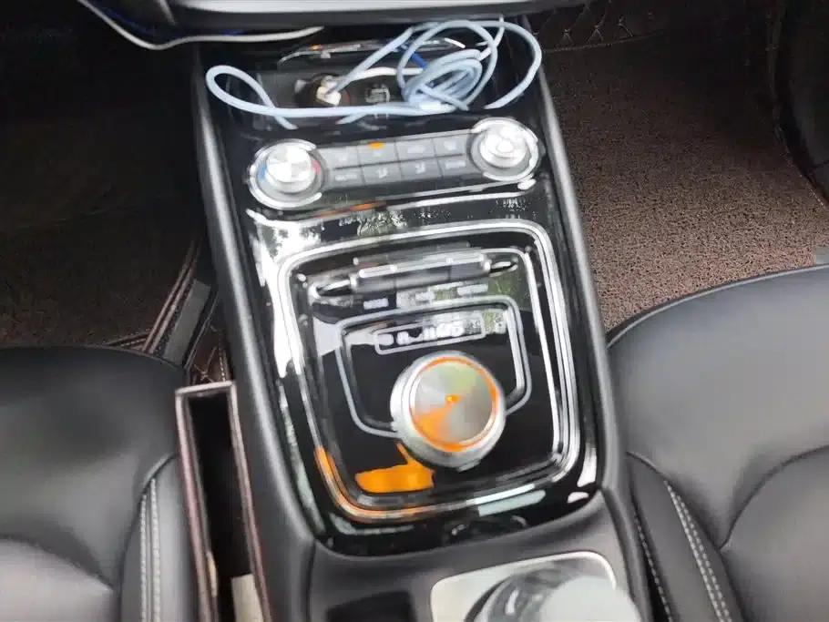 Roewe Ei5 2018 Internet Luxury Edition — миниатюра 16