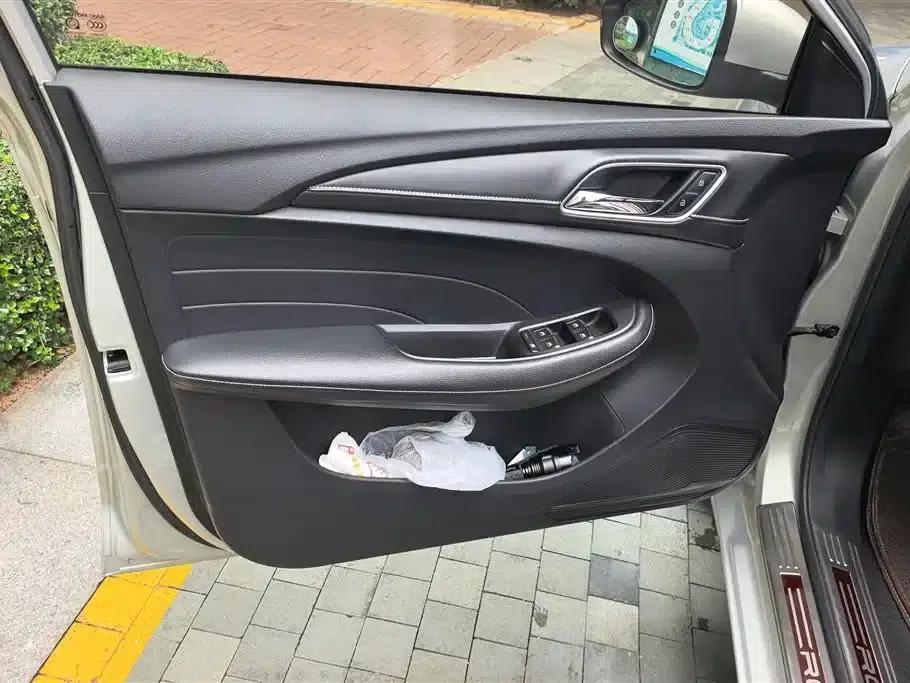 Roewe Ei5 2018 Internet Luxury Edition — миниатюра 7