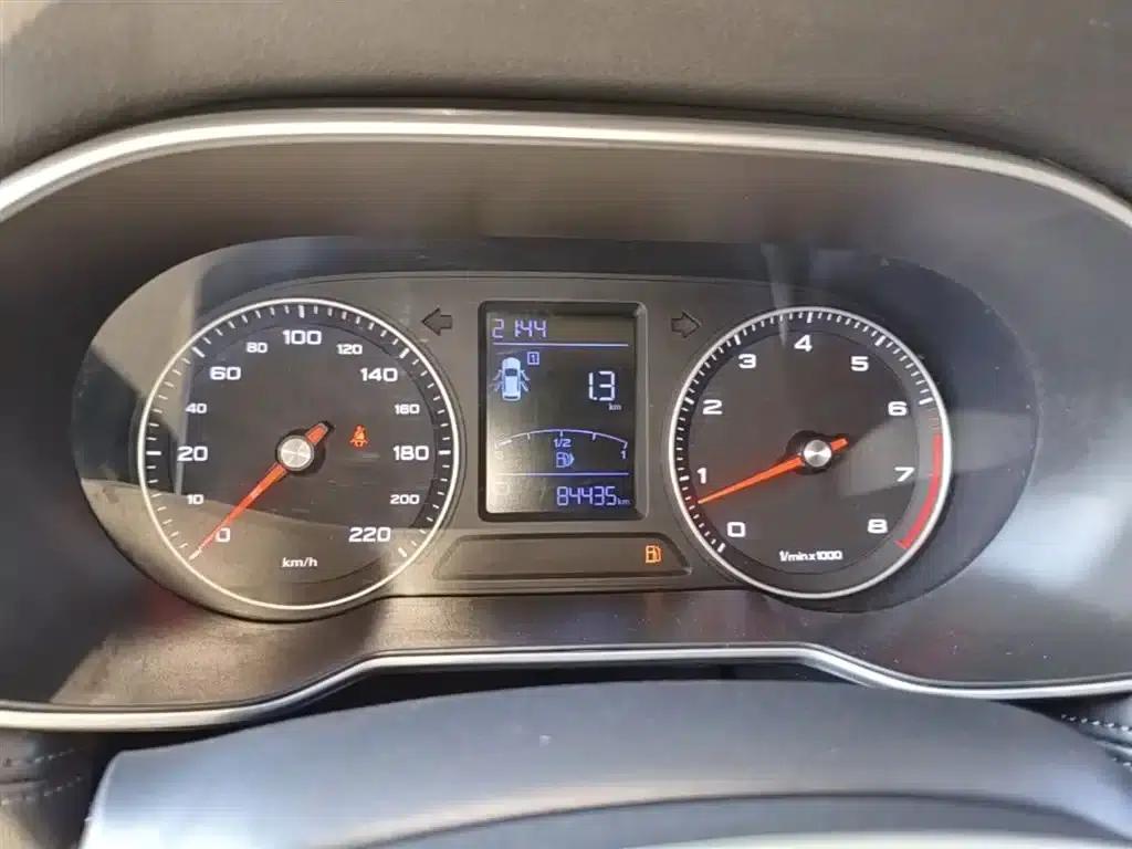 Roewe RX3 2018 1.6L CVT Flagship Edition — миниатюра 12