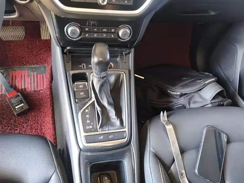 Roewe RX3 2018 1.6L CVT Flagship Edition — миниатюра 14