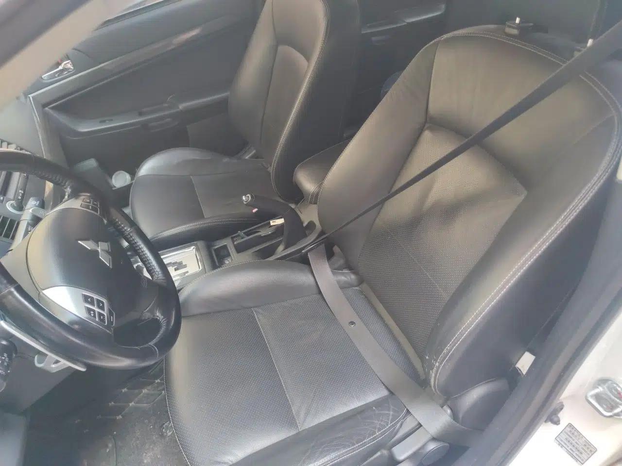 Mitsubishi Lancer EX 2011 Chasing Edition 1.8L CVT Luxury Model — миниатюра 16