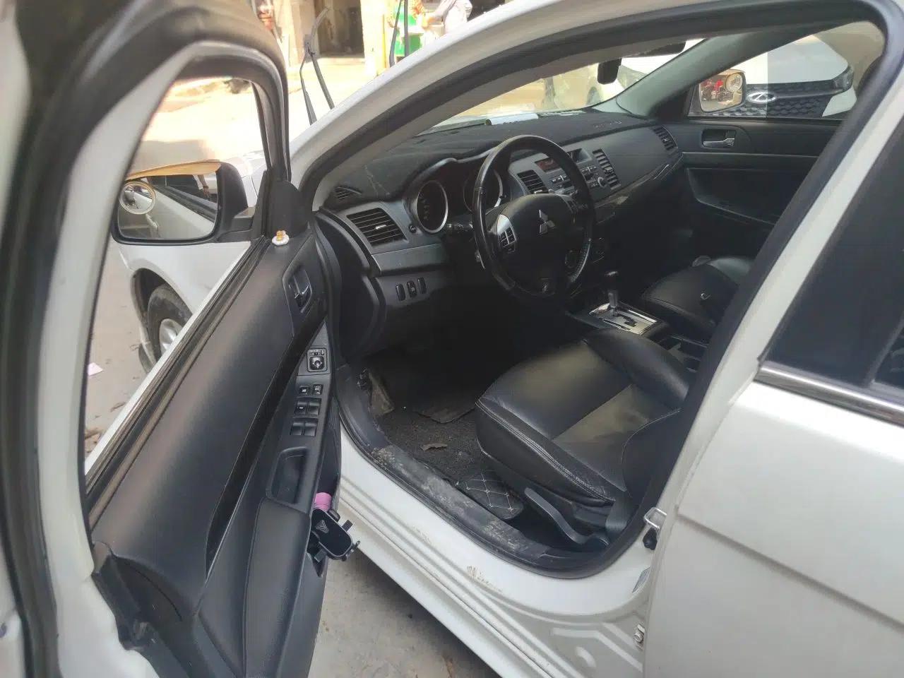 Mitsubishi Lancer EX 2011 Chasing Edition 1.8L CVT Luxury Model — миниатюра 17